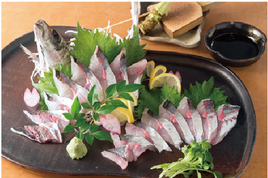 Single serving of sliced fresh gon horse mackerel ¥950　ATTENTION: 1-You are responsible for checking the ingredients in food or drink.