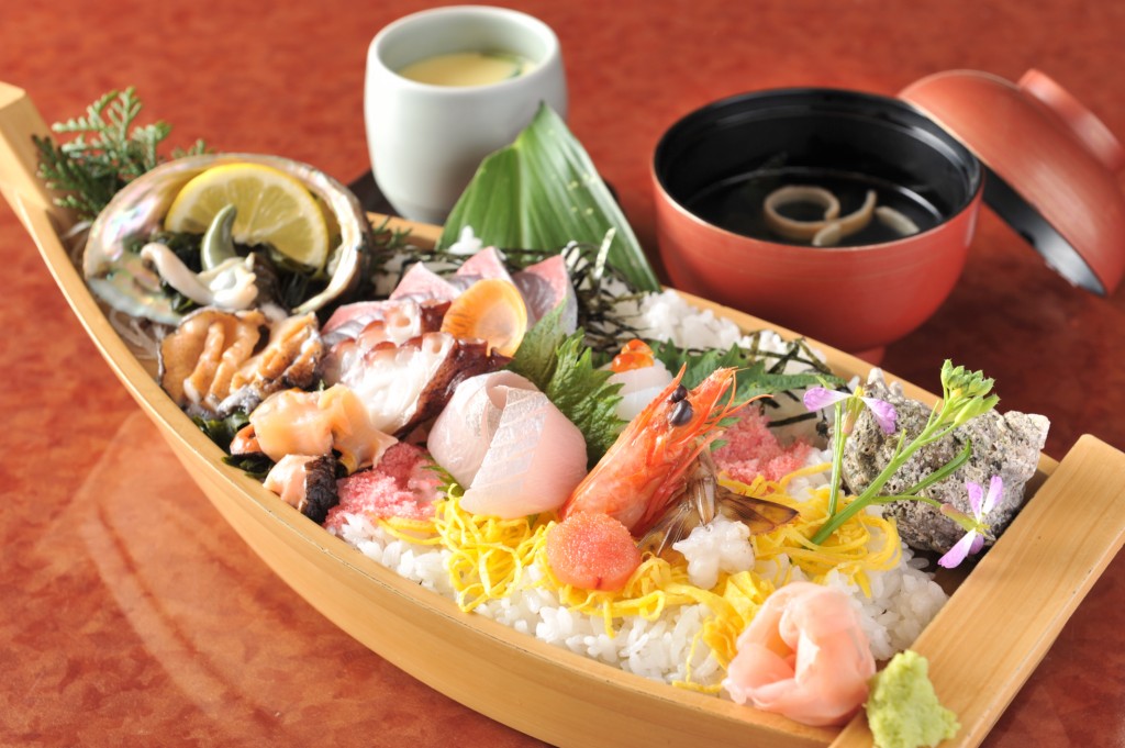  Seafood chirashi sushi plate