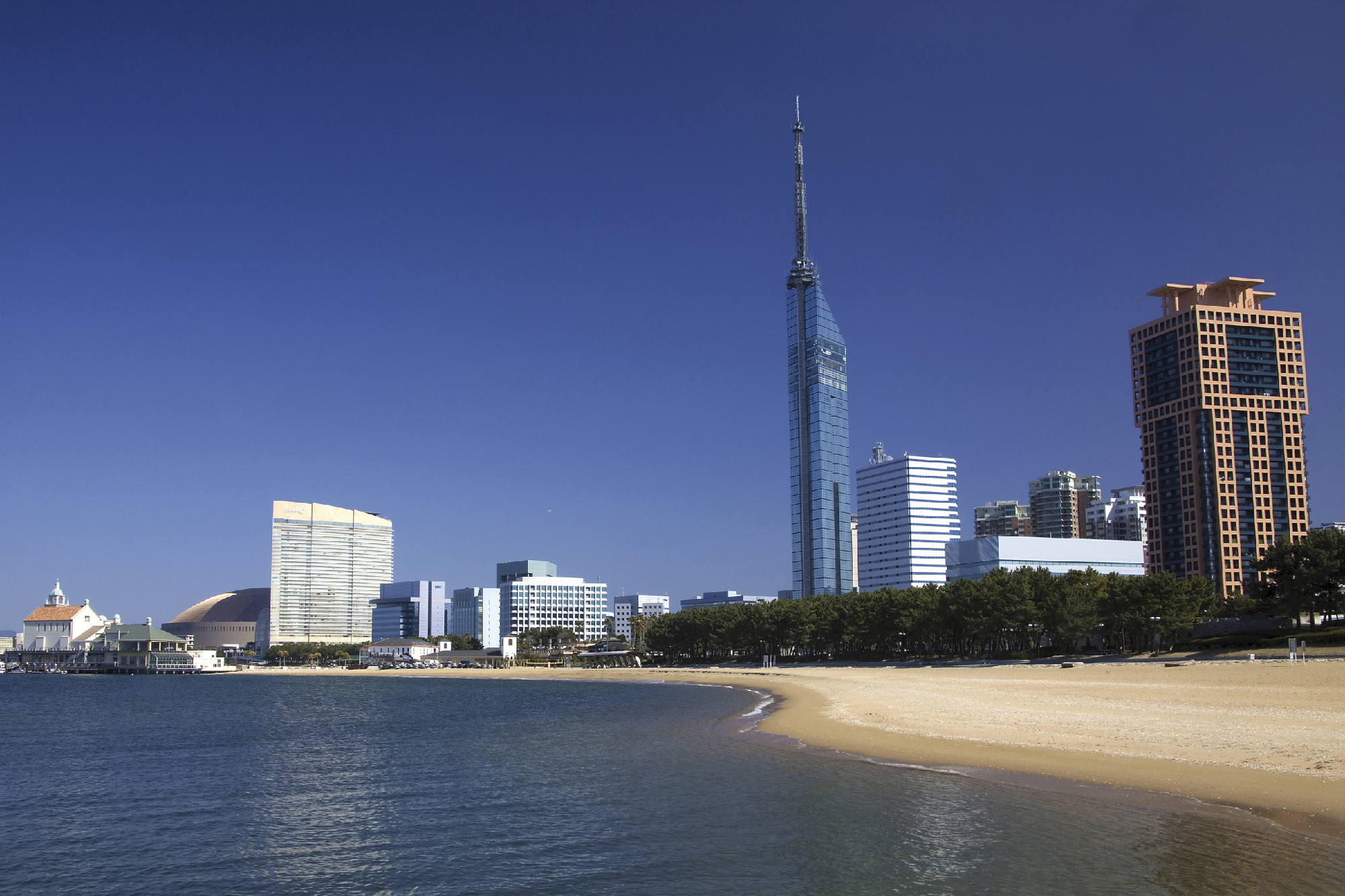 A "MODERN, AUTHENTIC AND WARM" CITY FUKUOKA | The Official ...