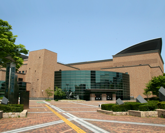 福岡市総合図書館 | 福岡・博多の観光情報が満載！福岡市観光情報 