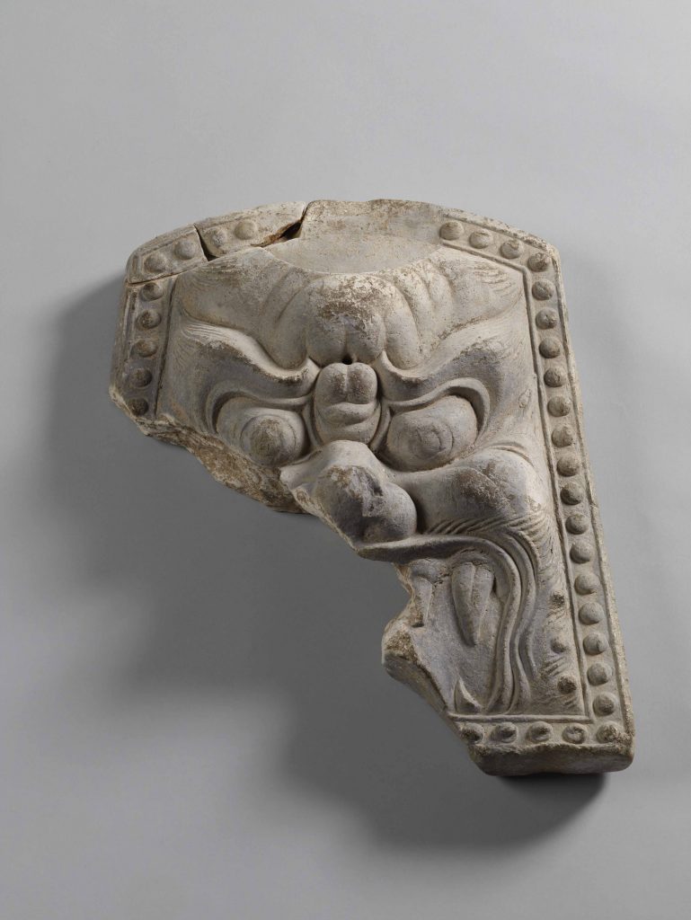 重要文化財 鬼瓦 奈良時代・8世紀　九州国立博物館所蔵