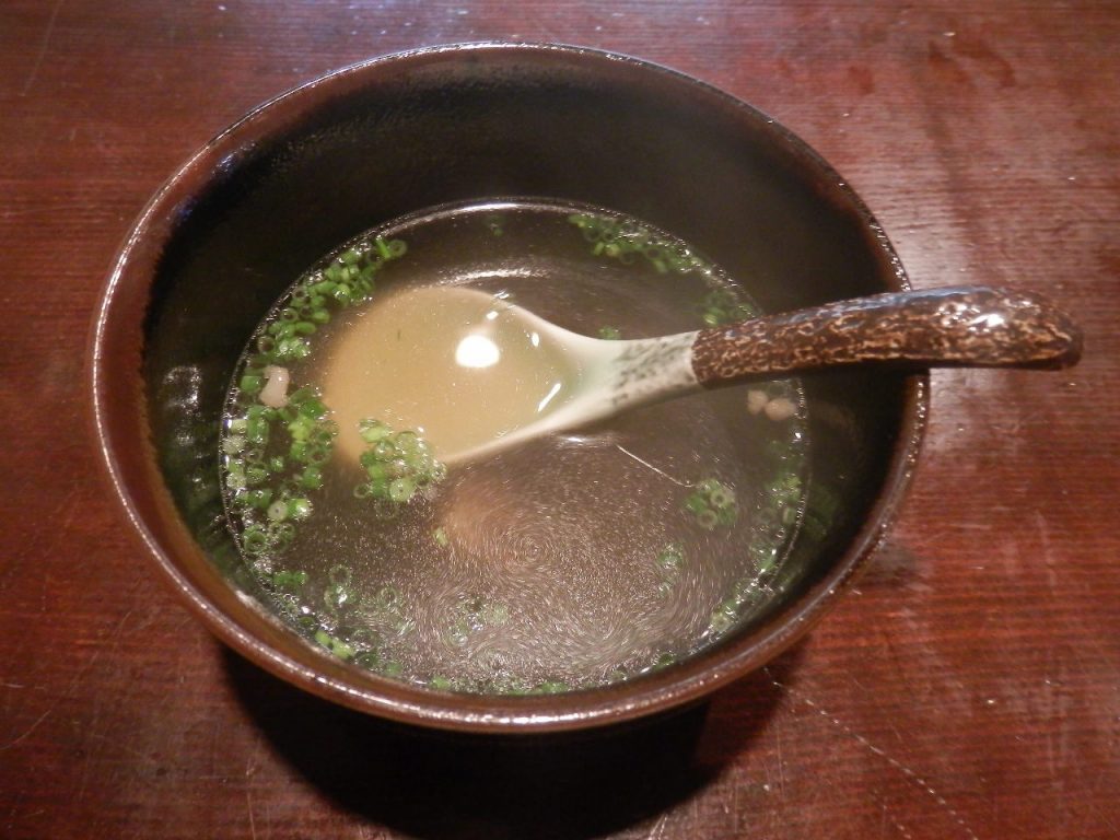 旨みが凝縮されたテールスープは格別の味わい