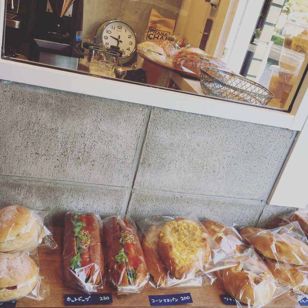 月に1回、中央区高砂の人気パン屋さんのパンを販売しています♪