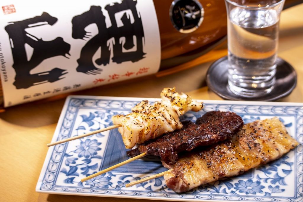 日本酒によく合う「串焼き」は豚バラ・牛サガリ・鶏ナンコツ等