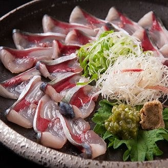 五島鯖の鉄引きを始め鯖をメインとした料理をご提供致します。