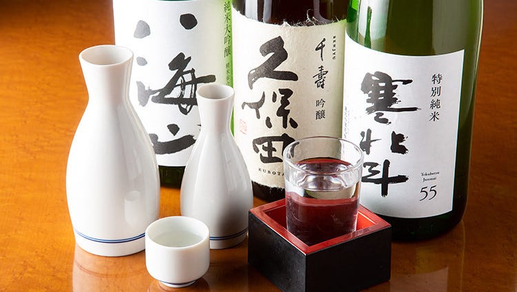 旨み溢れる日本酒や、九州生まれの銘柄焼酎を豊富に取り揃え