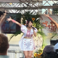 地元福岡・九州からアイドルグループの華やかなステージ