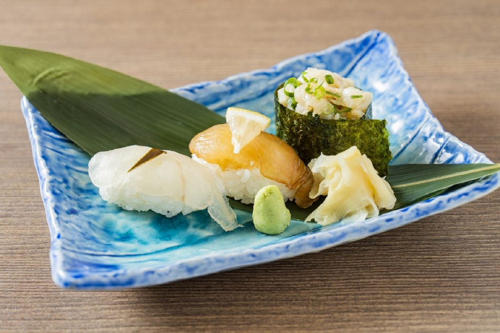 ひらめの三種食べ比べ（どんぶり居酒屋喜水丸 天神店）