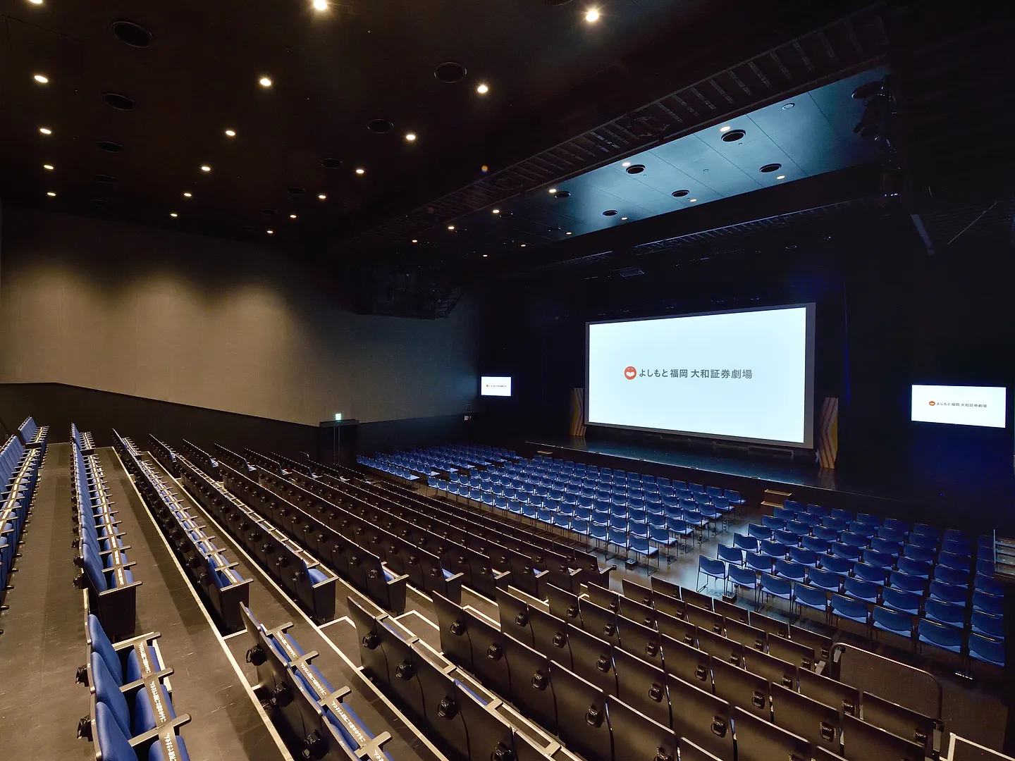 劇場内観①a (1) (1).jpg