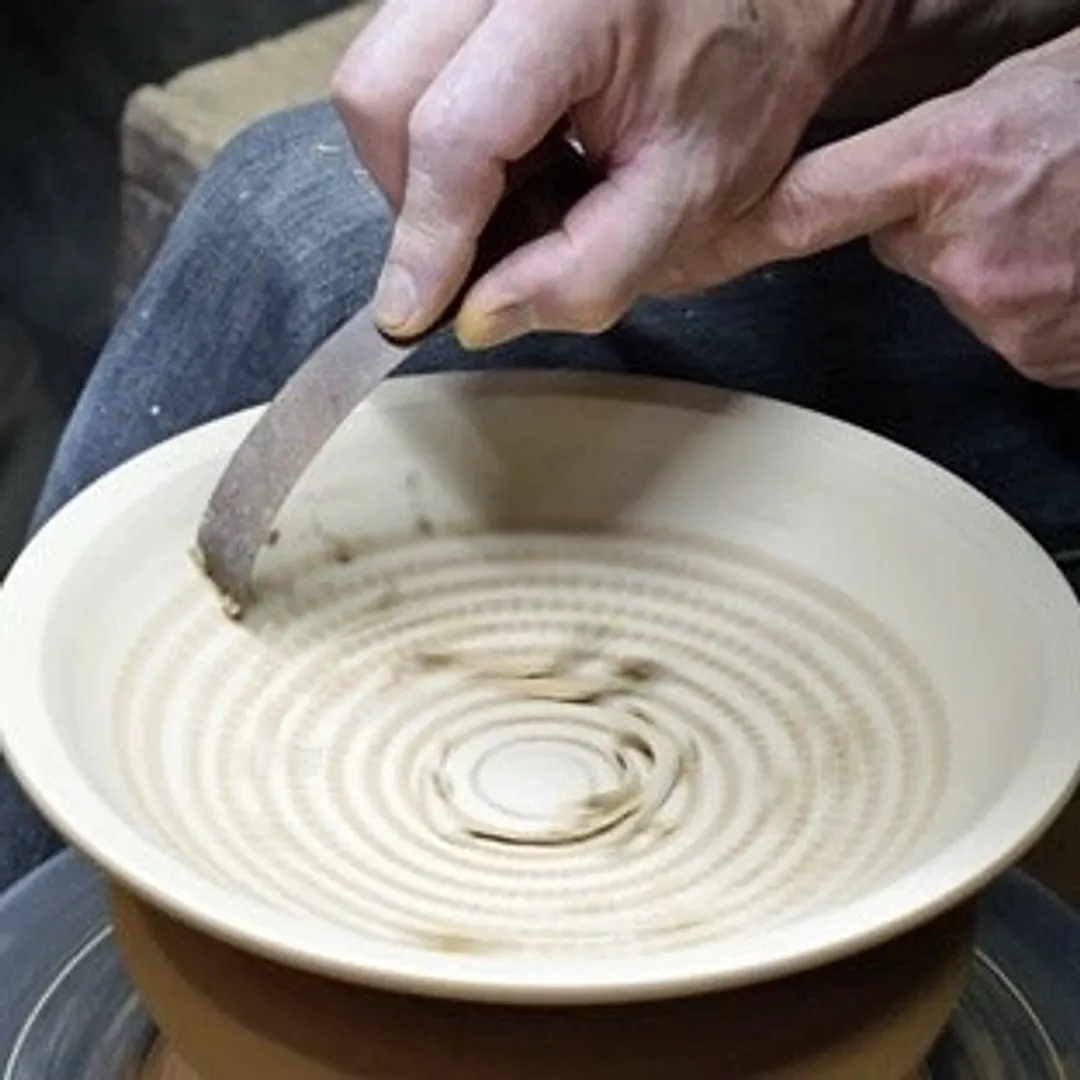 小石原焼飛びかんな体験でお皿作り