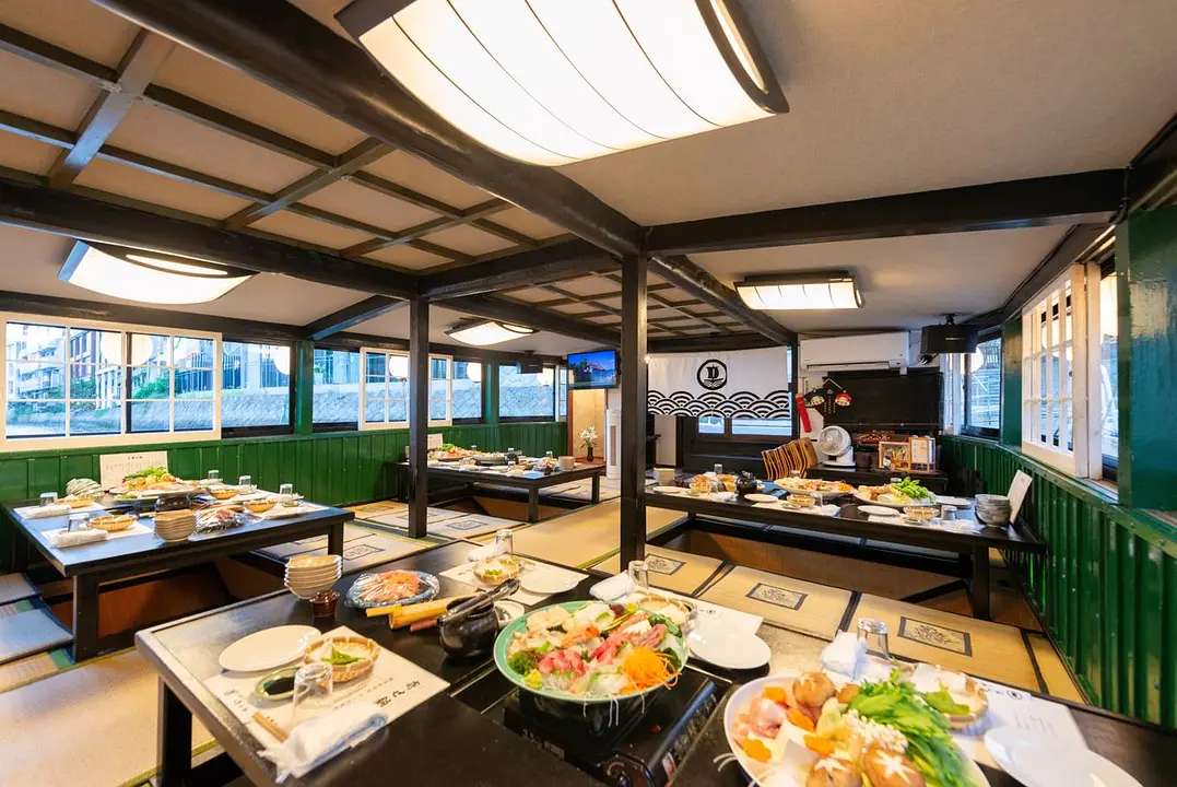 何度でも行きたい！五感で楽しむ福岡体験ガイド 中洲 博多舟1