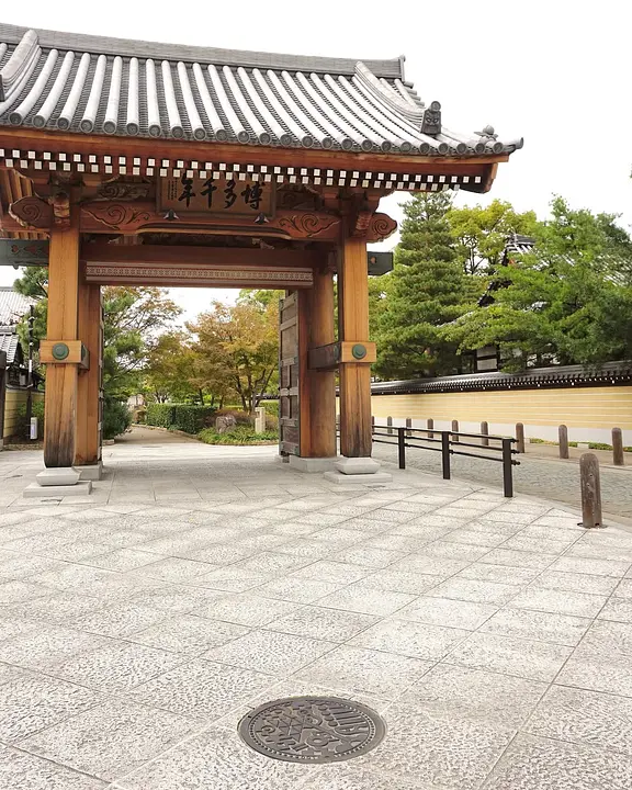 福岡市内のハートスポット5選 マンホール2