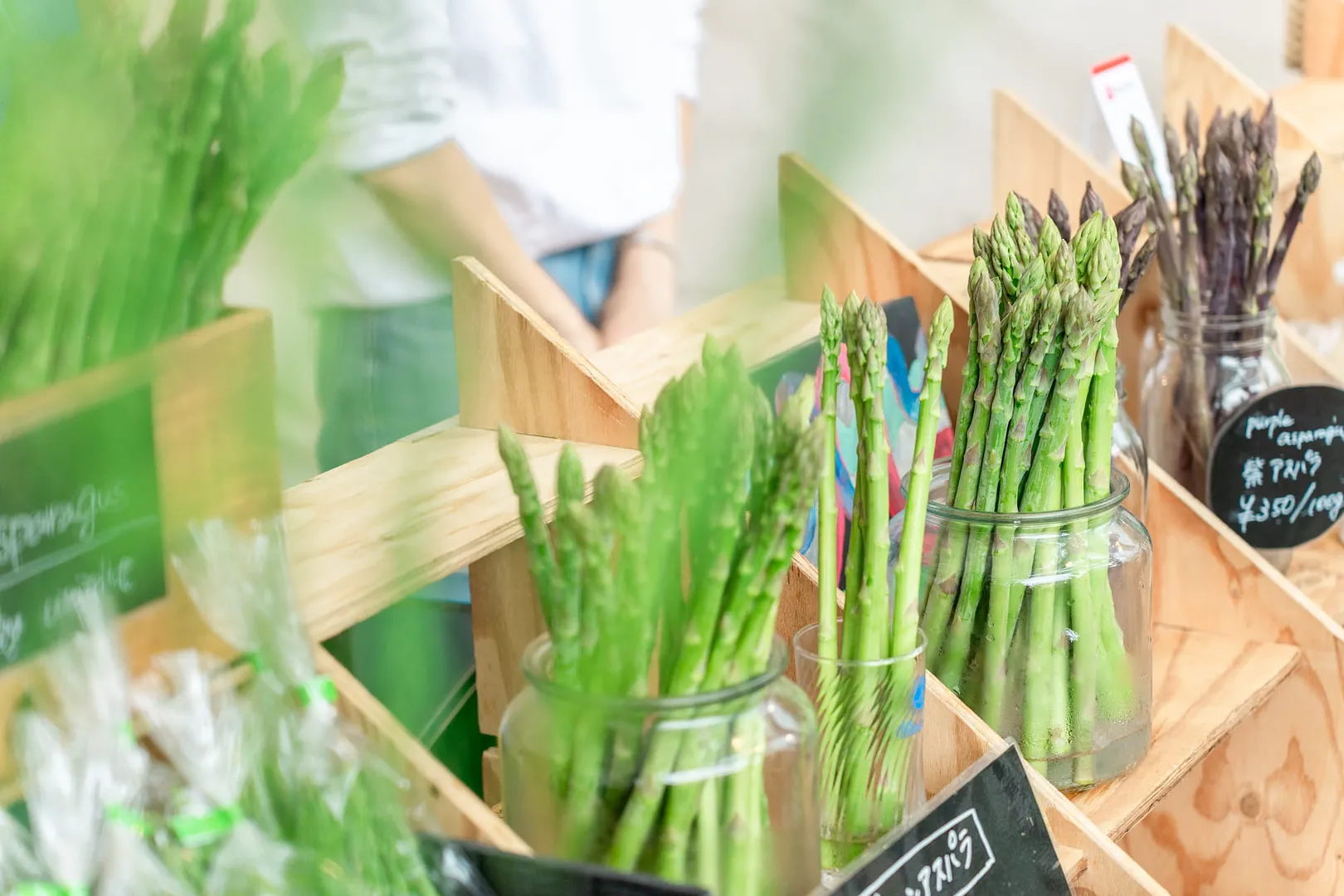 大人気アスパラガスの量り売りが登場！春野菜も勢ぞろい！