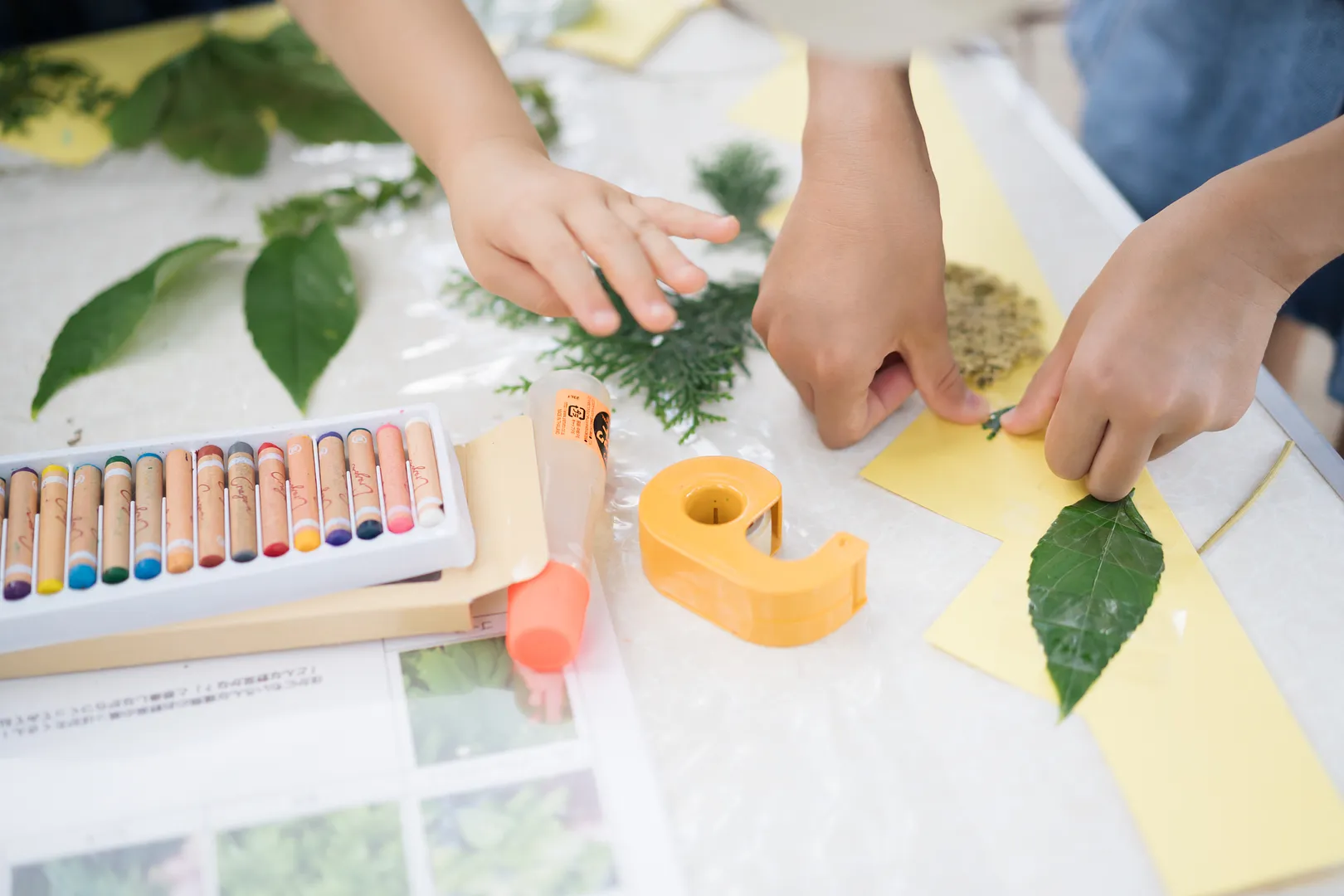 つくってたのしもう！子ども向けお楽しみ企画は「きらきら！なつのフラッグづくり」！