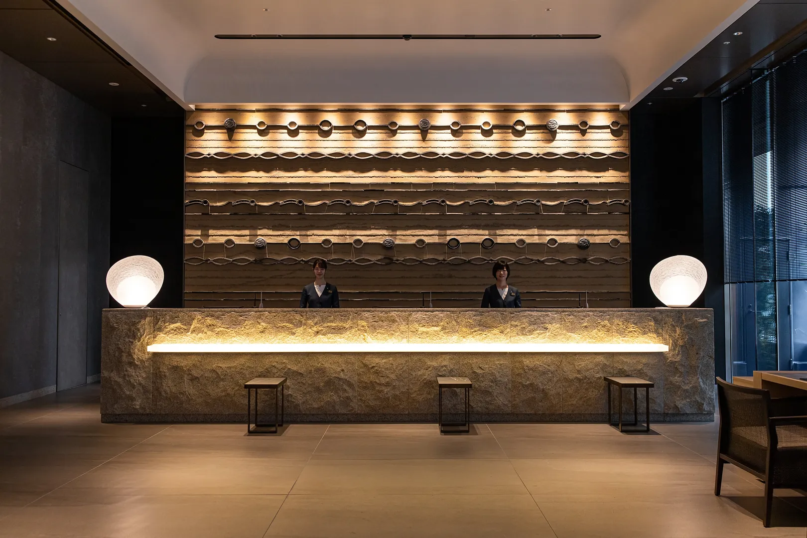 写真②博多プレミア_フロント_202211 (16).jpg