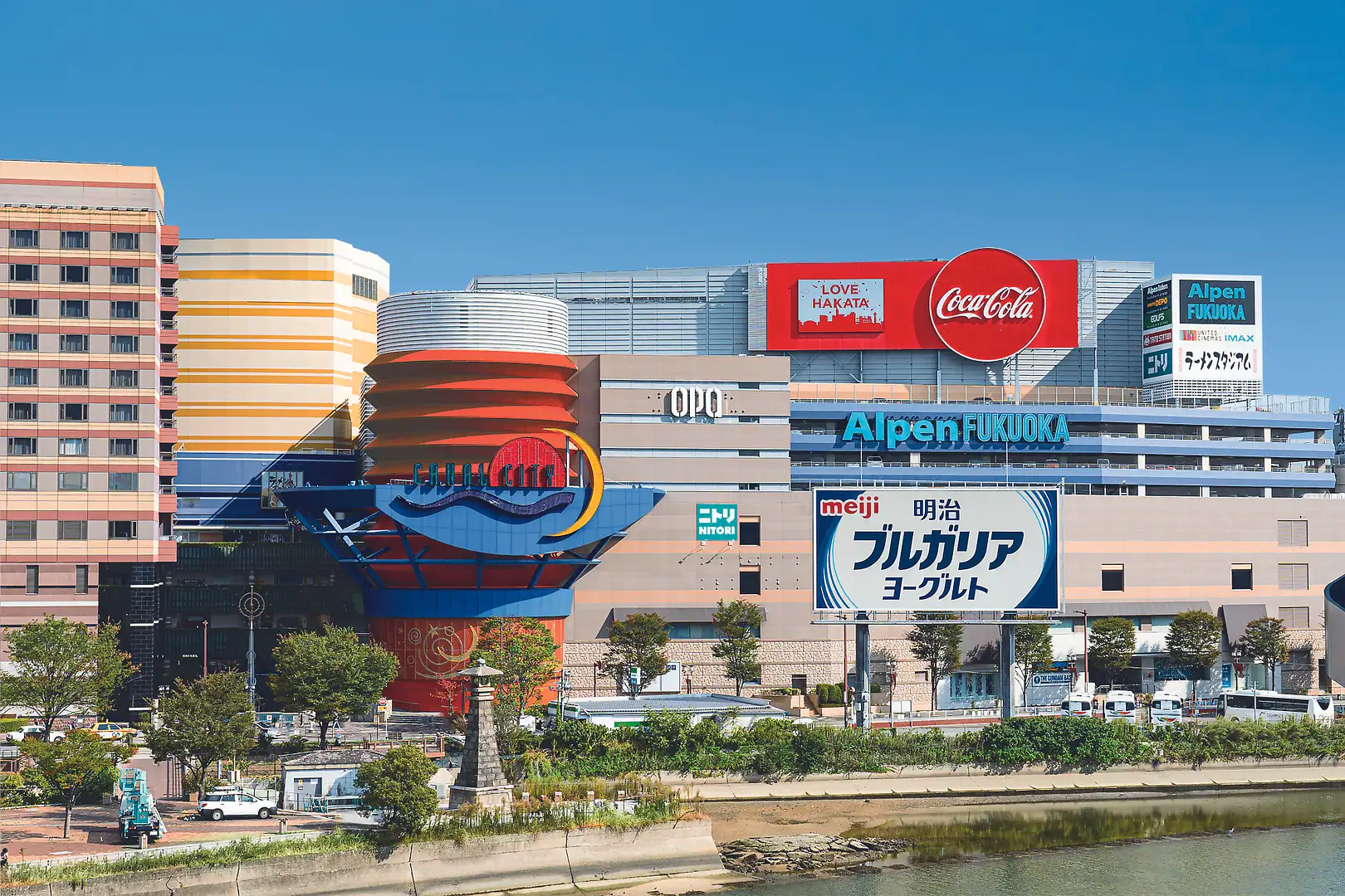 キャナルシティ博多 | 観光スポット一覧 | 【公式】福岡市観光情報サイト よかなび