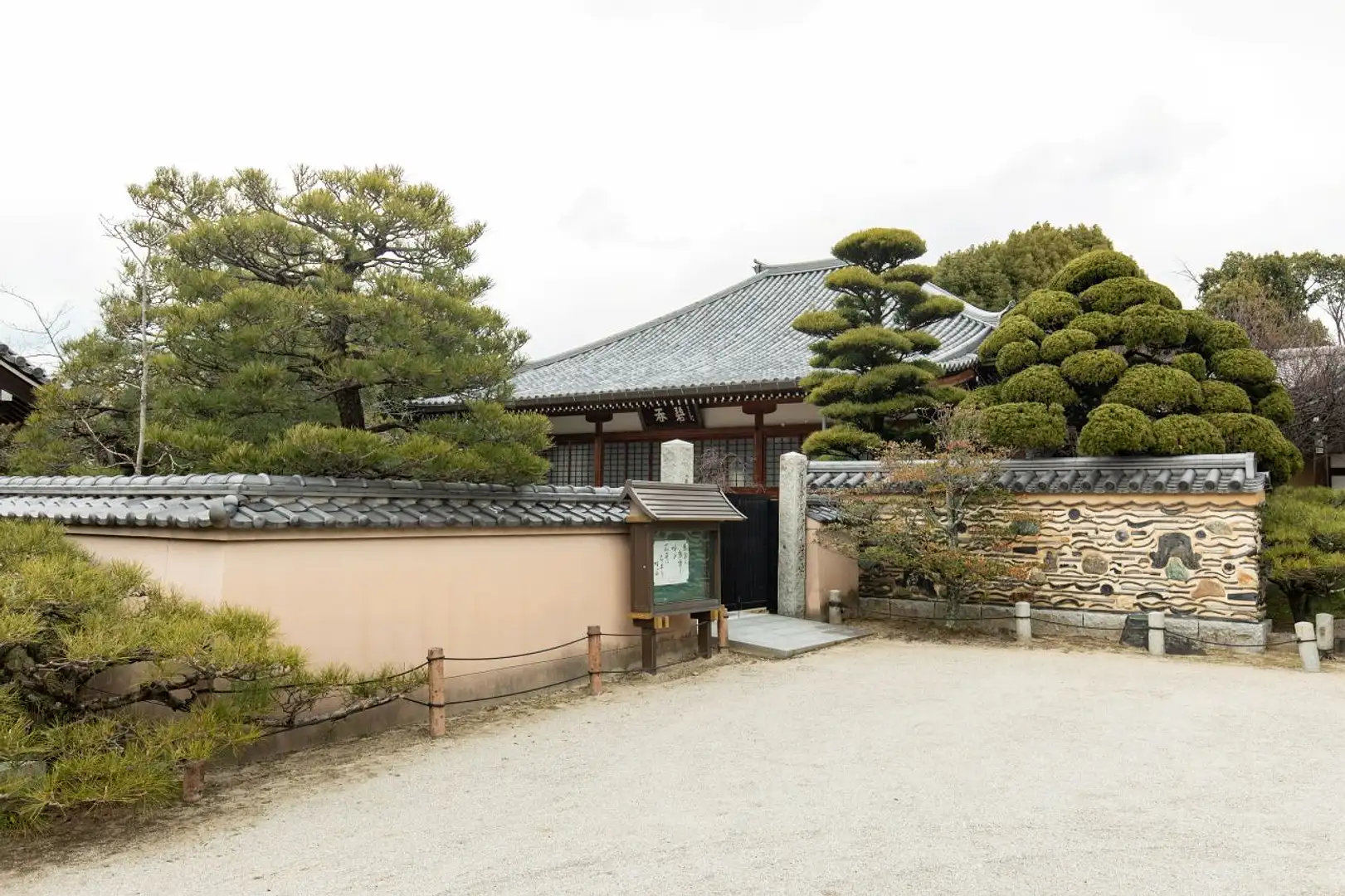 若八幡宮 | 観光スポット一覧 | 【公式】福岡市観光情報サイト よかなび