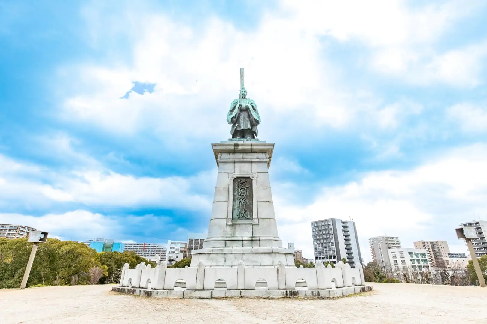 亀山上皇銅像 | 観光スポット一覧 | 【公式】福岡市観光情報サイト よ
